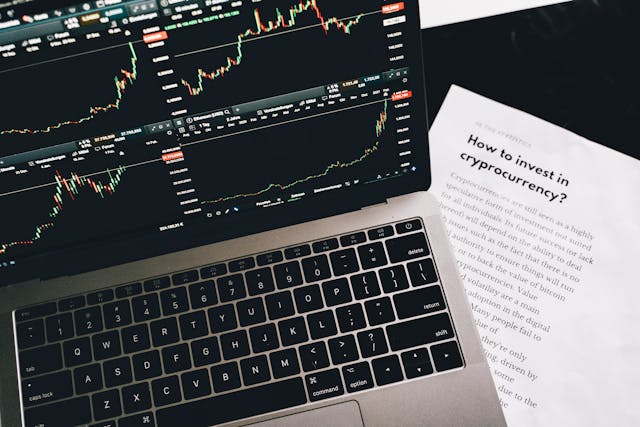 How to invest cryptocurrency guide laptop — Crypto Regulation World Map 2026 — Legal Status by Country