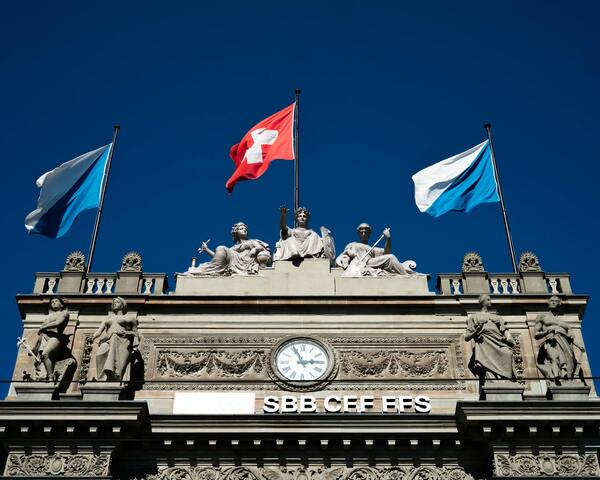 Zurich train station sbb flags — Netherlands EMI Licence (DNB)